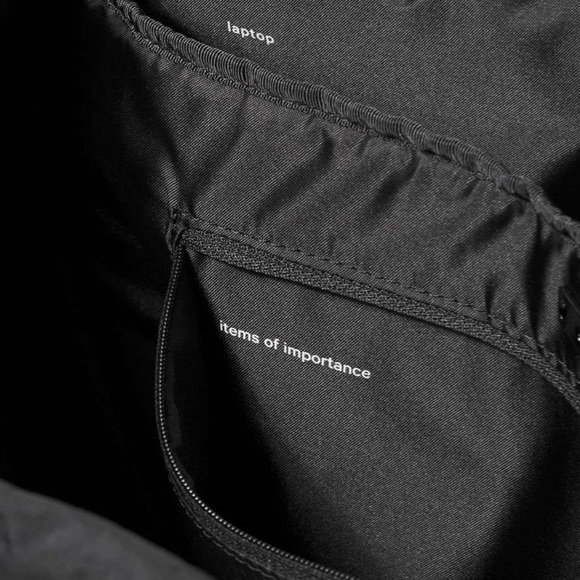 ❗️NWT❗️| Lululemon | Dash All Day Duffel. - Picture 6 of 9